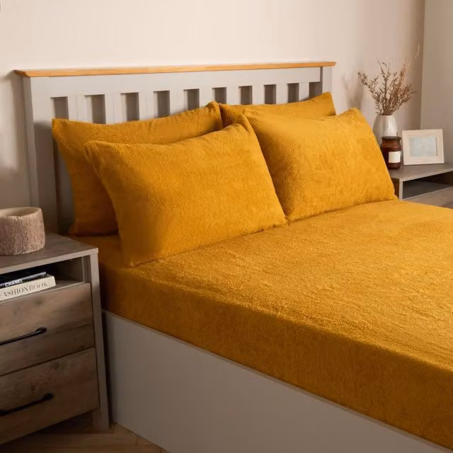 Brentfords Pack of 4 Yellow Teddy Fleece Pillowcases