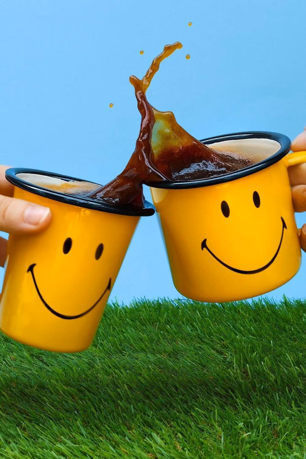 Suck UK Smiley Enamel Mug in Yellow, 350 ml – 2