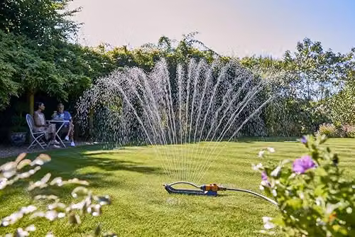 Hozelock Rectangular Oscillating Sprinkler Plus with 16 Jets and Flow Control in Grey and Yellow, 220 m² Coverage – 3