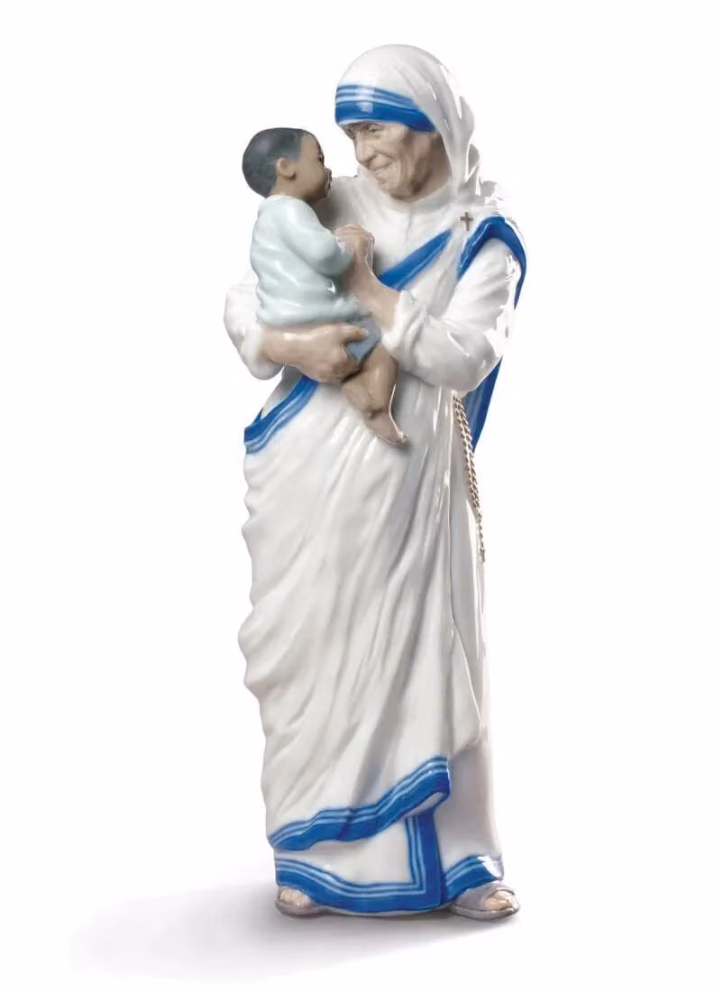 Lladró Mother Teresa of Calcutta Porcelain Figurine in White