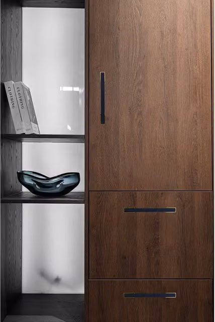 Golden Grace Polished Shell Cabinet Pull Handles in Black and Gold