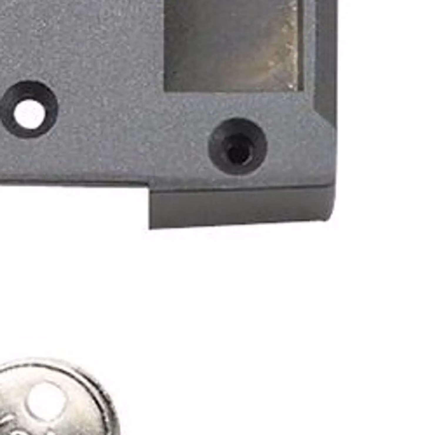 Yale 82 Deadbolt Nightlatch with 60mm Backset in Grey, Gold and Multicolour Finish – 2