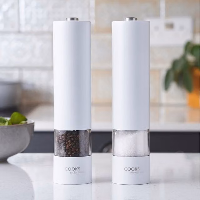Cooks Professional Electric Stainless Steel Automatic Salt and Pepper Mill Set in White