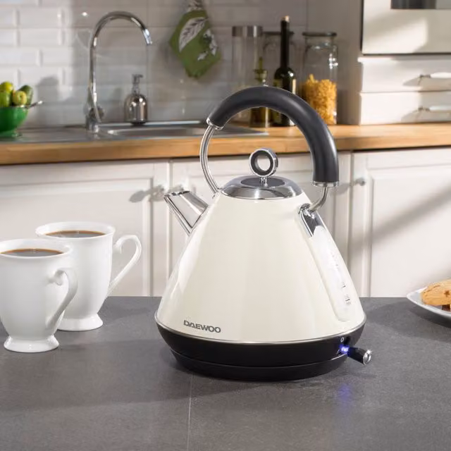 Daewoo Kensington Collection Pyramid Retro Kettle, 1.7 l, Cream – 1