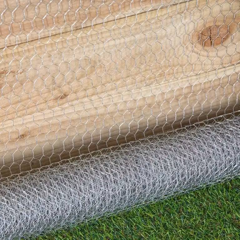 NESTLUNE Galvanised Steel Chicken Garden Wire in Silver, W/H/D: 60 cm x 5 m x 13 mm