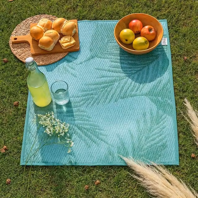 Voltico Green Leaf Pattern Woven Outdoor Garden Rug, W/D: 90 x 150 cm