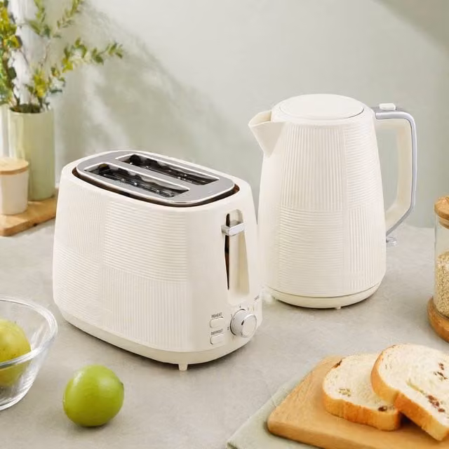 STILVORA Kettle and 2-Slice Toaster Set in Cream