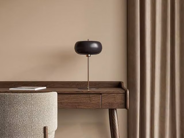 Vente-unique Kerry Metal Table Lamp in Gold/Brass and Black, Diameter: 26 cm, Height: 50 cm