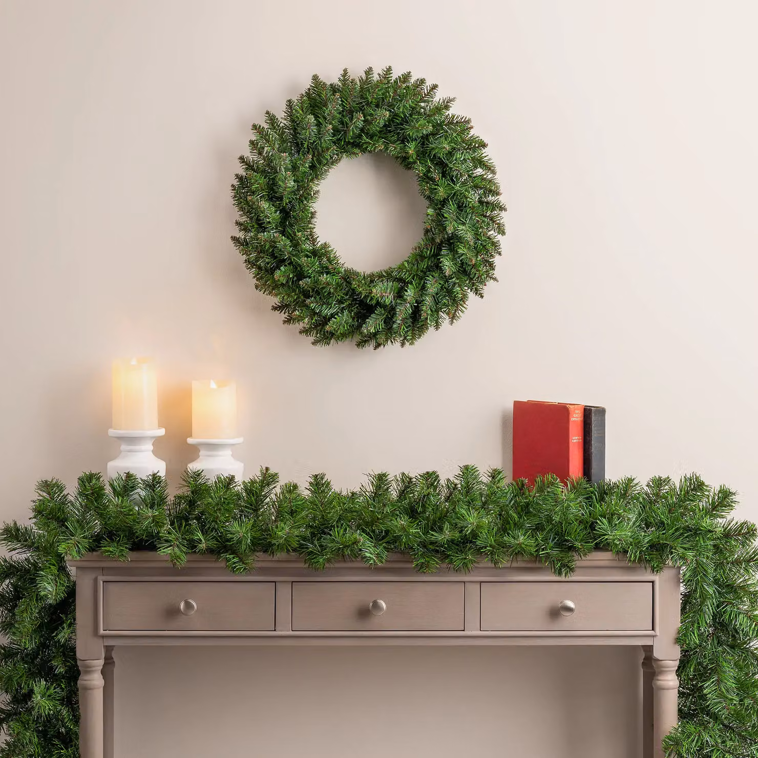 Christow Artificial Plain Xmas Spruce Wreath Front Door Decoration, Green, Diameter: 45 cm – 2