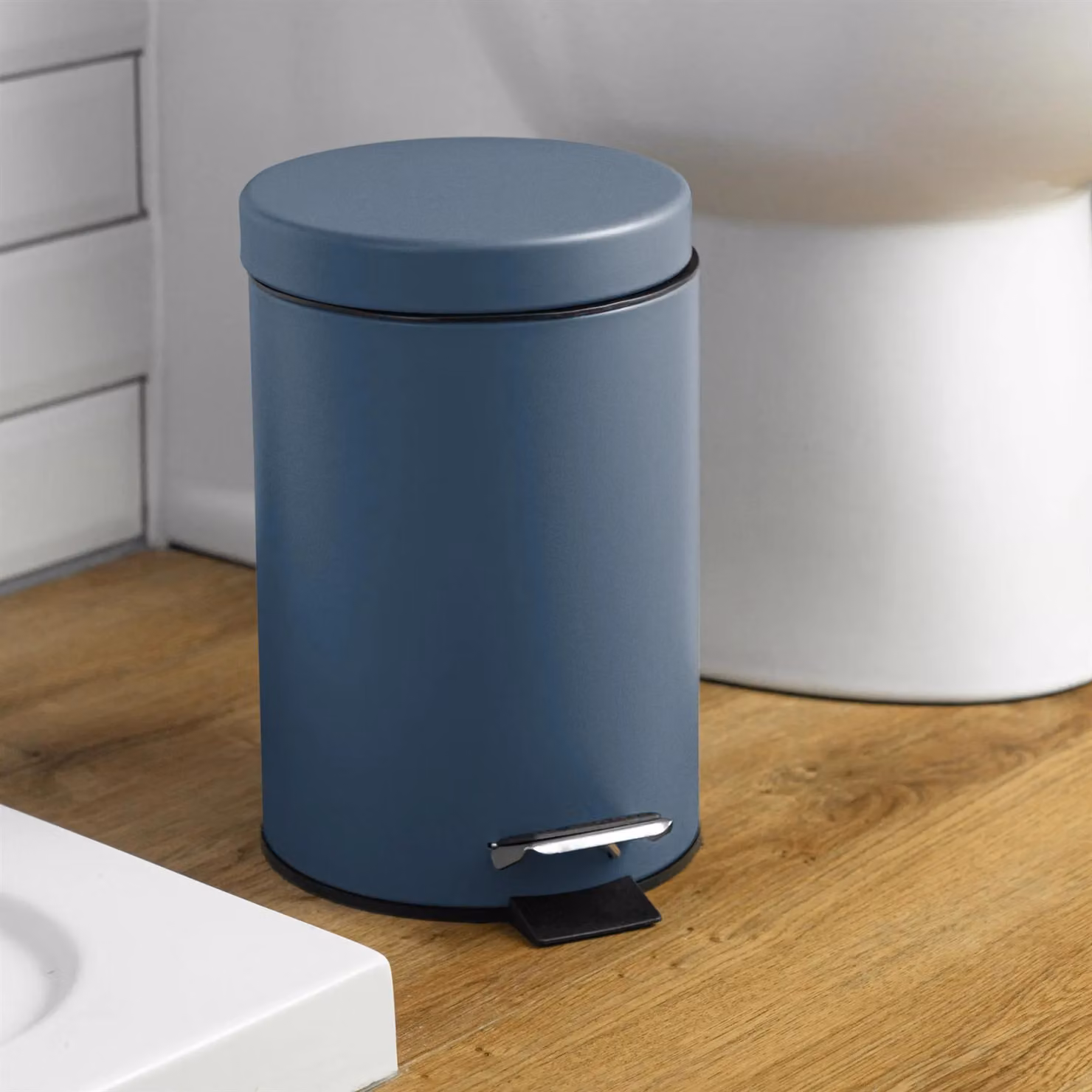 Harbour Housewares Pack of 2 Round Stainless Steel Pedal Bins, 3L, Blue – 6
