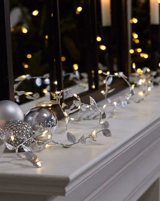 Dibor Silver Leaves Pre-Lit Christmas Table Garland, 2m