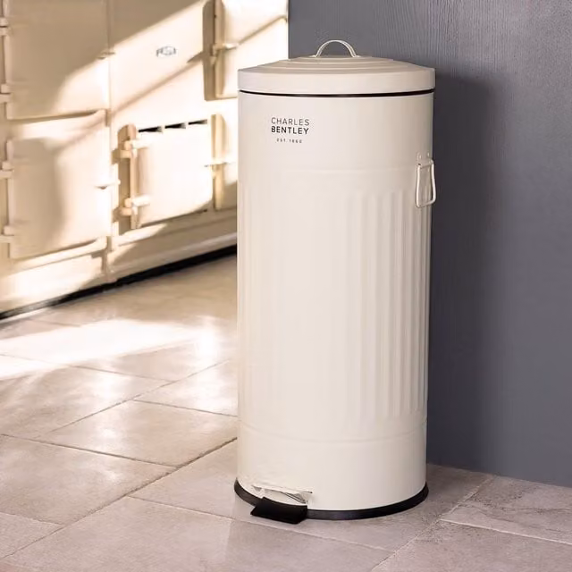 Charles Bentley 30L Retro Steel Pedal Bin with Removable Inner Bucket in White