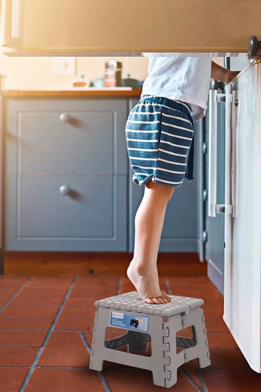 Neel Blue Collapsible Step Folding Stool in Light Grey, Height: 22.86 cm – 5