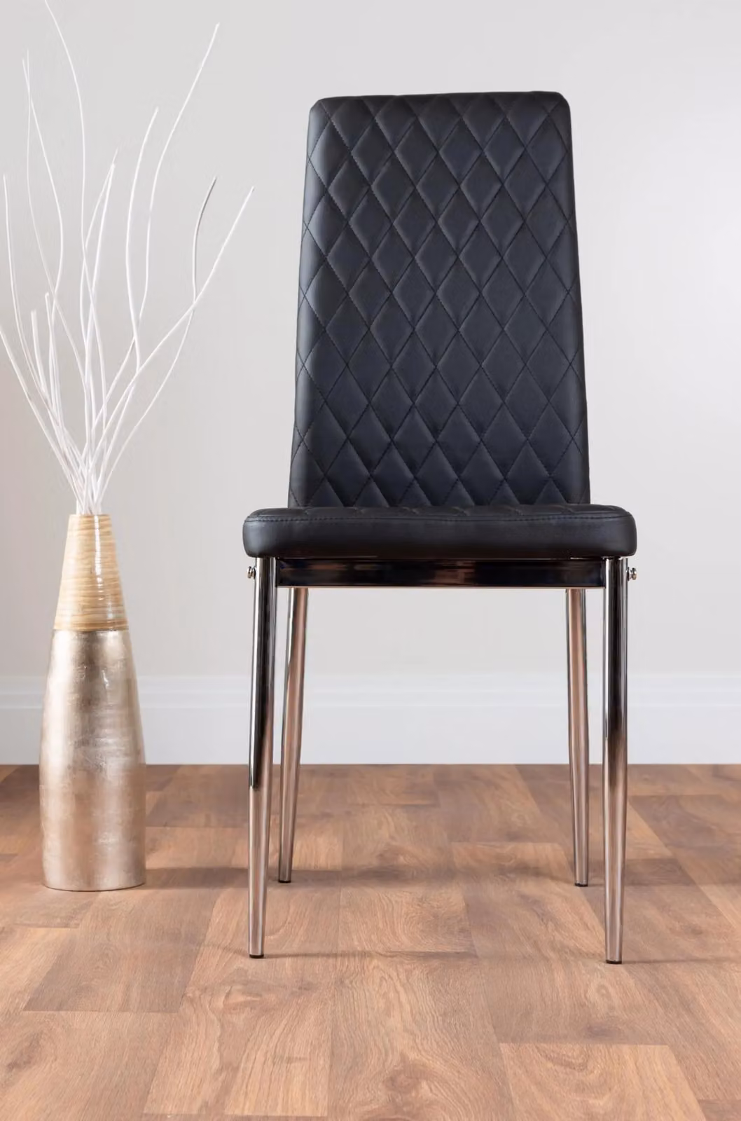 FurnitureboxUK Santorini Brown Wood Round Dining Table and 4 Black Milan Chairs Set, Diameter: 120 cm – 4
