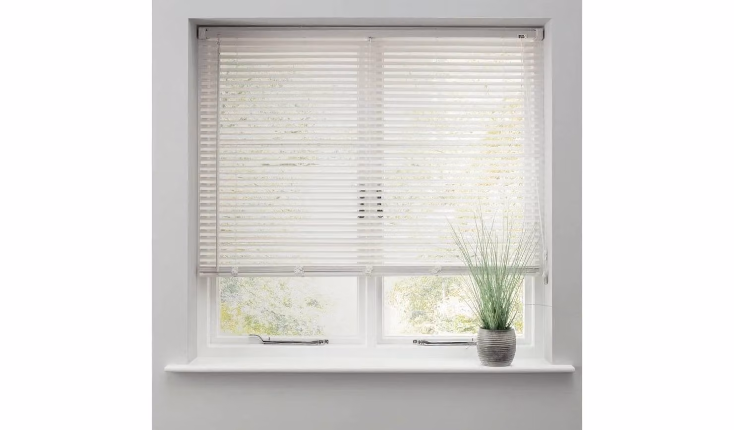 Cheap Furniture Warehouse White Plastic Venetian Blind W/D: 120 x 160 cm