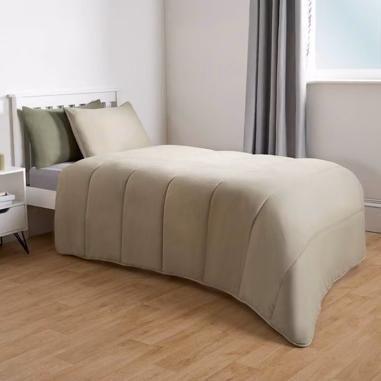 OHS King Size 10.5 TOG Hollow Fibre Duvet and Pillowcase Set with Quilted Cover in Pale Green