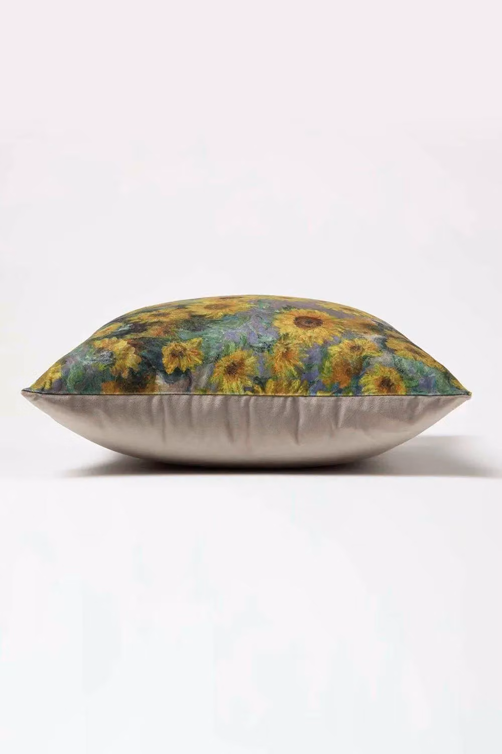 Homescapes Yellow and Beige Van Gogh Sunflowers Reversible Velvet Floral Cushion, W/D/H: 46 x 46 x 46 cm – 3