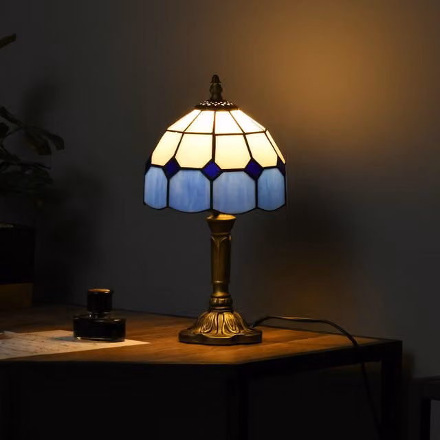 HOMCOM Antique Handmade Stained Glass Table Lamp in Blue and Gold/Brass