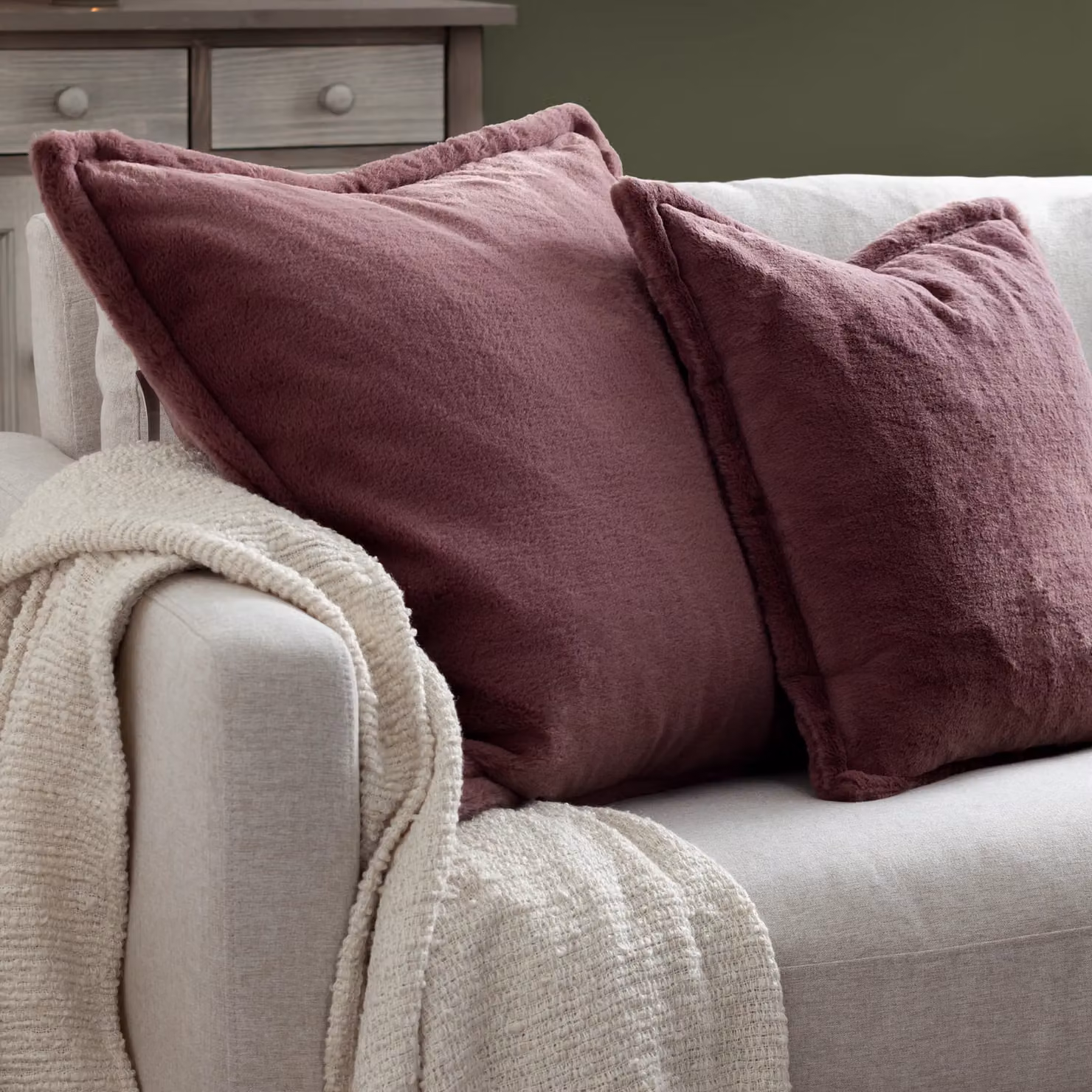 Riva Home Faux Fur Square Cushion in Purple and Multicolour, W/D/H: 45 x 45 x 45 cm – 4