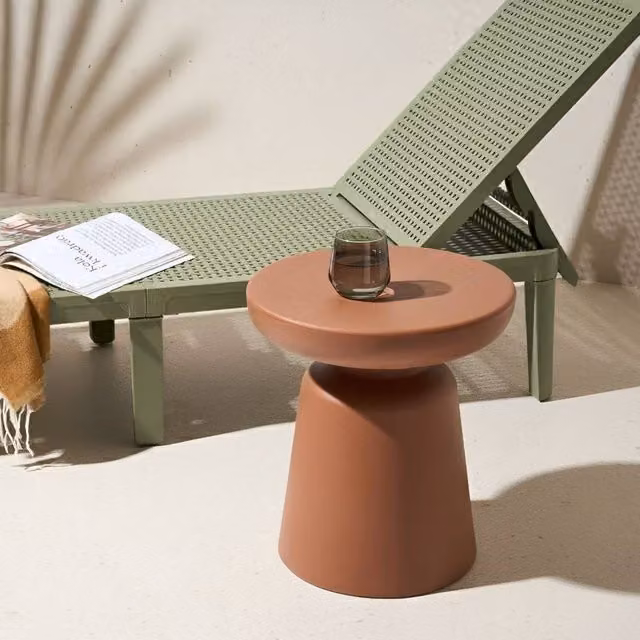 Wyld Haus Modern Round Side Table in Gold and Brown, Diameter: 39 cm – 1