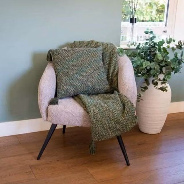 Madison & Mayfair Olive Green Tassel Cushion, W/D/H: 45 x 45 x 45 cm – 2