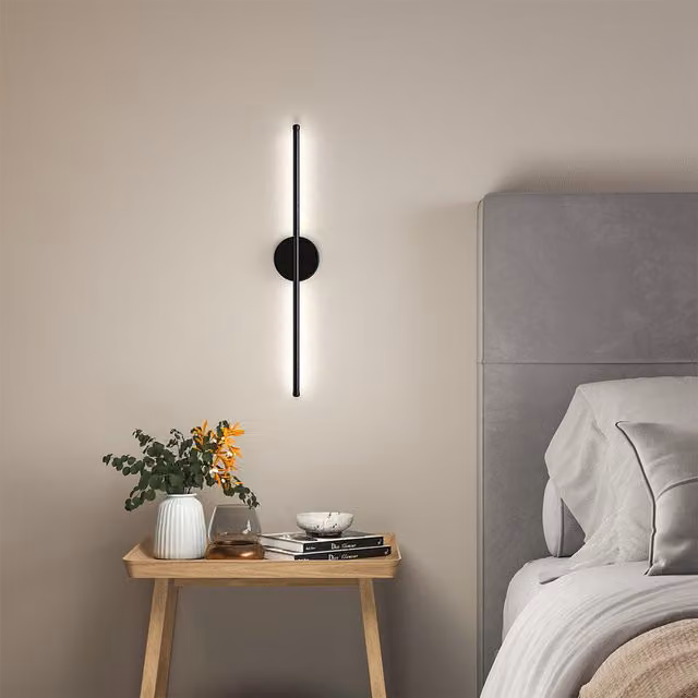 Livingandhome Black Aluminium LED Strip Wall Light with White Light, Width: 60 cm