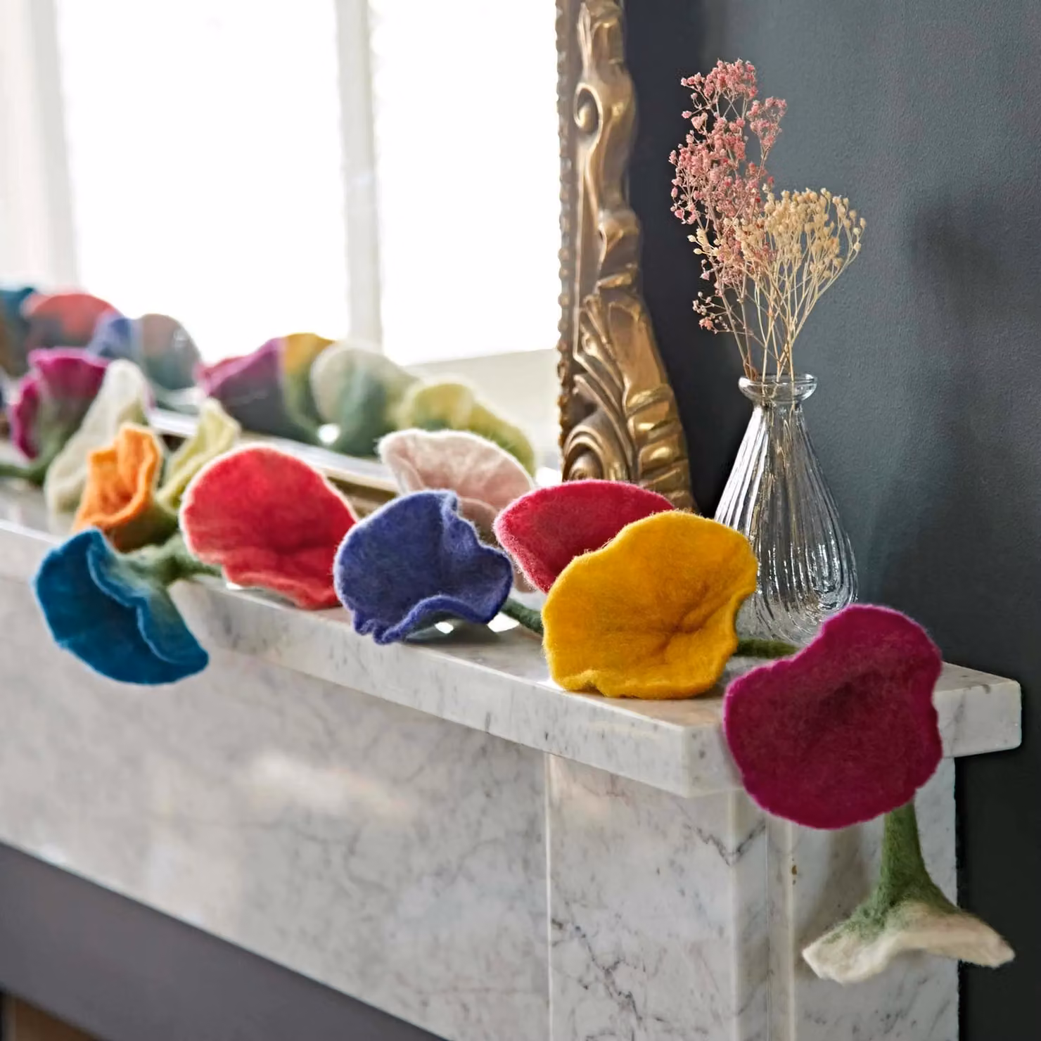 Paper High Handcrafted Felt Flower Garland in Beige, 160 cm Long with 20 Flowers – 2