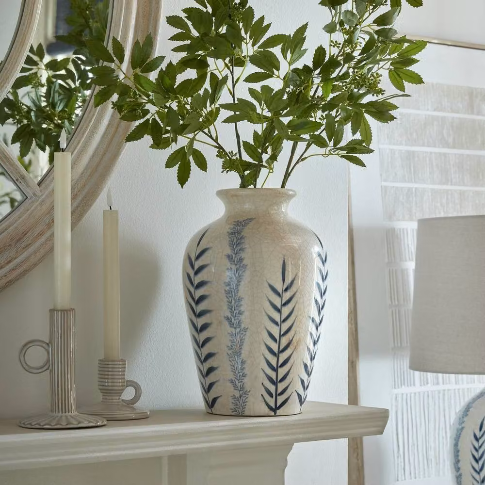 Lemon Pavilion Furniture and Decor Classic Blue Flora Juniper Ceramic Vase in White, W: 21 cm, D: 21 cm, H: 31 cm – 2