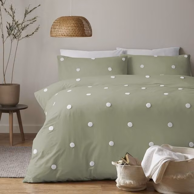 Appletree Dot Garden 100% Cotton Duvet Cover and Pillowcase Set in Green and White