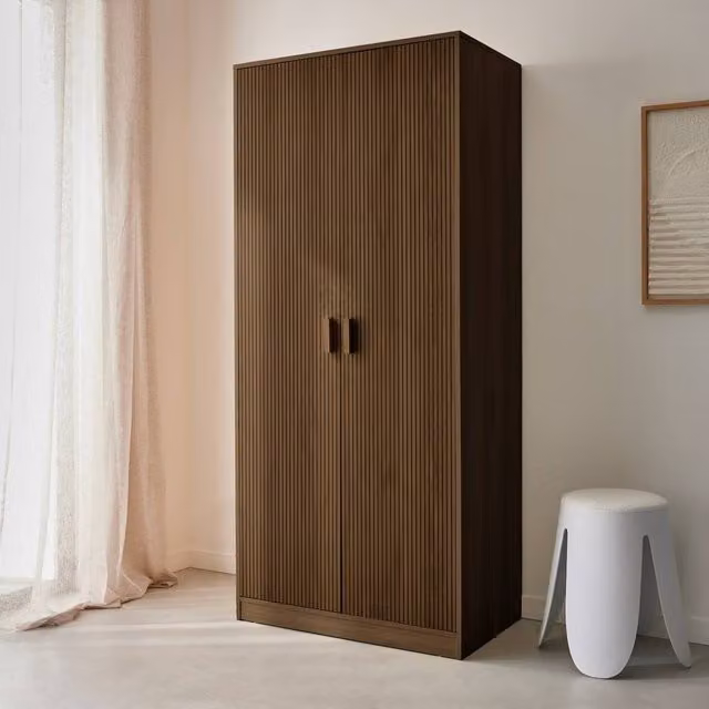 sweeek Modern Wardrobe in Brown with 2 Hinged Doors, Hanging Rail and Internal Shelves, H 180 x W 80 x D 48 cm