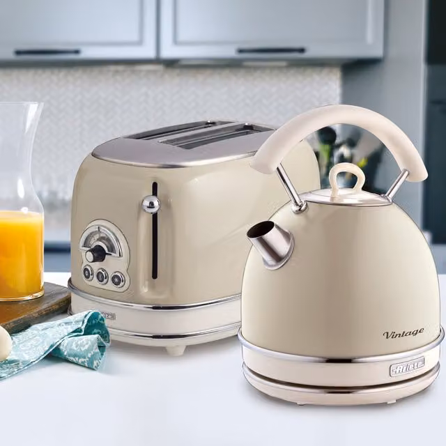 Ariete Kettle and 2 Slice Toaster Set in Beige and Yellow