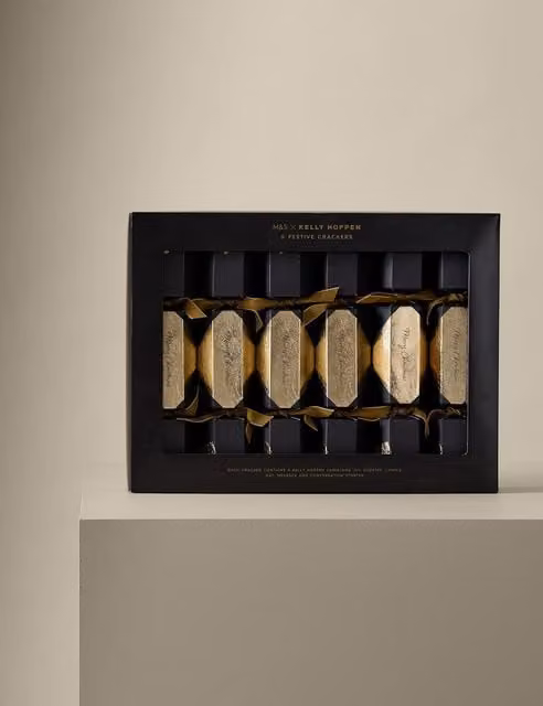 M&S Pack of 6 Geometric Gold and Black Christmas Crackers