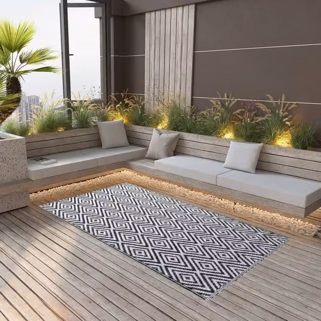 Berkfield Home Modern Outdoor Polypropylene Carpet in White and Black, W/D: 120 x 180 cm