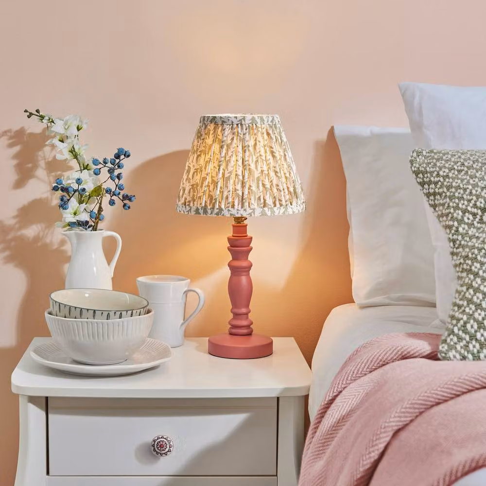 Netlighting Bibury Pink Table Lamp with Green Fabric Leaf Shade and Brass Base, 20 cm – 2