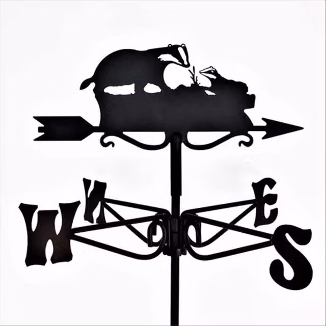 Buttercup Farm Mini Badger Weathervane in Black Steel, W: 38 cm, D: 38 cm, H: 51 cm – 1
