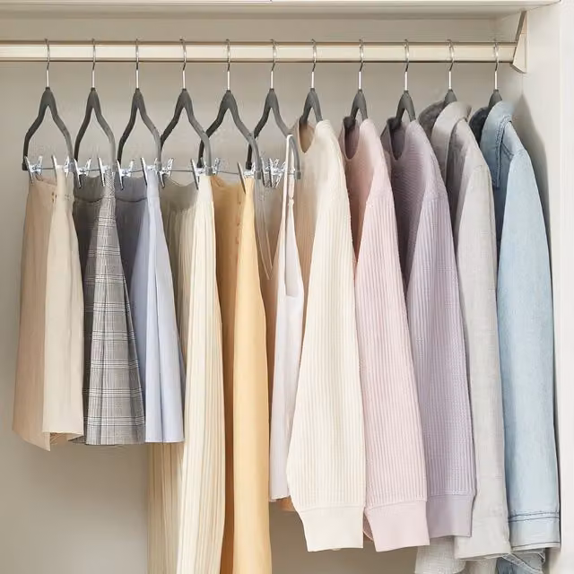 SONGMICS Grey Velvet Flocked Trouser Hangers with Non-Slip Clips