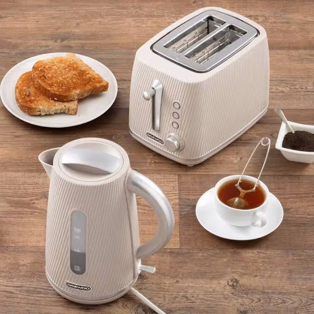 Daewoo Cascade 1.7L Fast-Boil Kettle and 2-Slice Toaster Set in Beige – 1