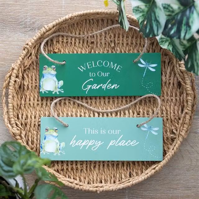 KDMK Rustic Green Wooden Garden Welcome Hanging Wall Plaque with Animal Illustration