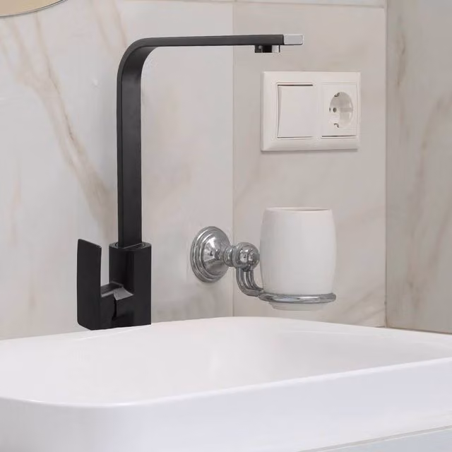 EONLION Single Lever Kitchen Sink Mixer Tap with Swivel Spout in Matt Black