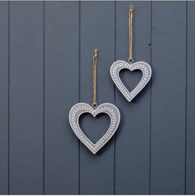 KDMD Festive Grey Hanging Heart Pendant with White Floral Kerry Work