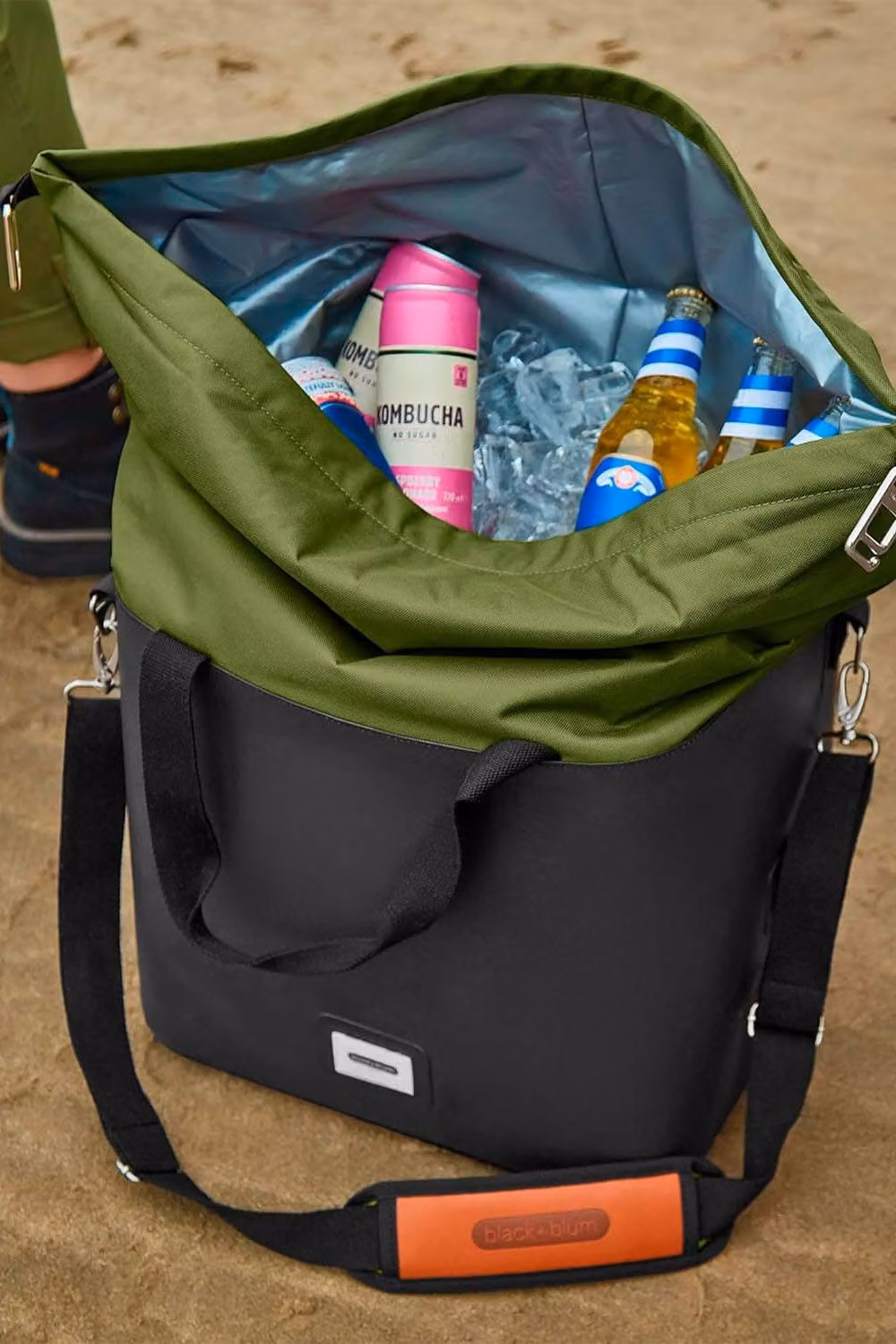 Black + Blum Insulated Cooler Bag 25L in Black and Moss Green – 3