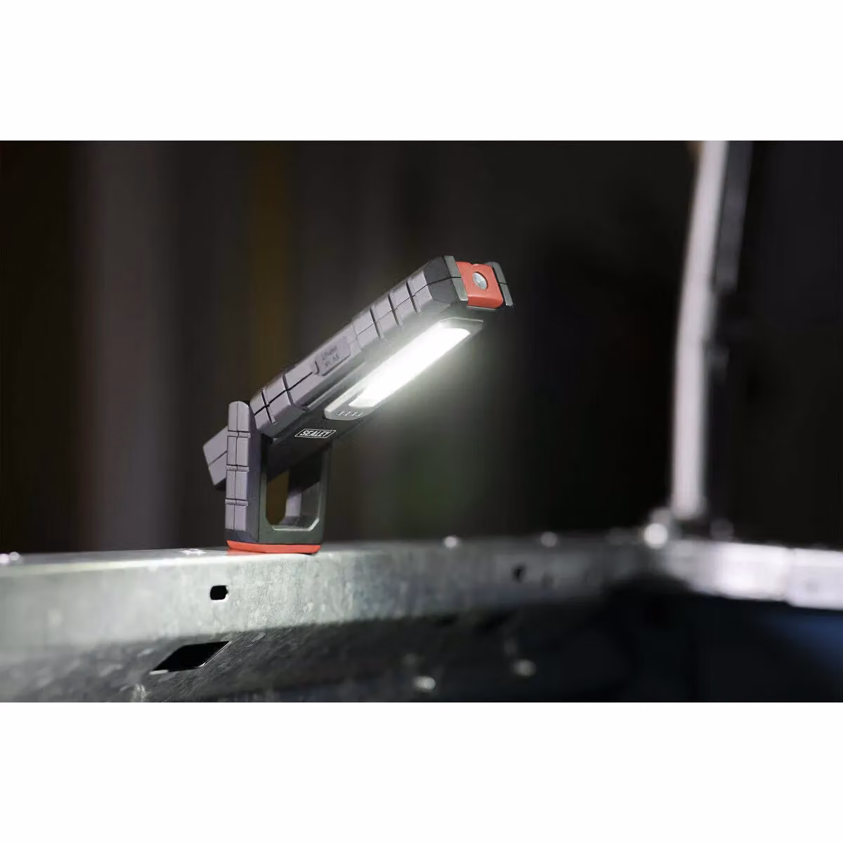 Loops Slim Magnetic Inspection Light with 5W COB and 1W SMD LED, Wireless Rechargeable, IP68, Black and Multicolour – 3