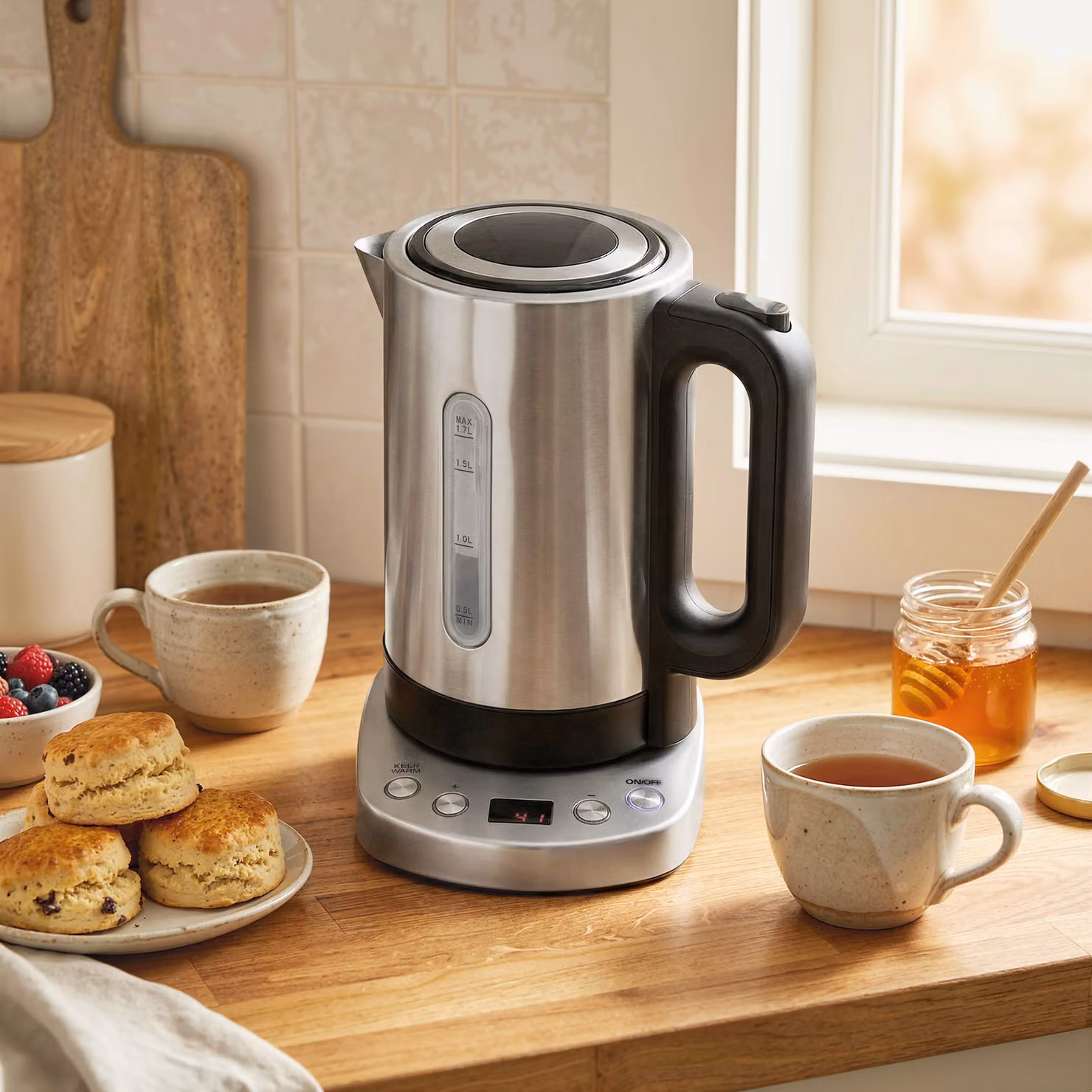 HOMCOM Electric Kettle, 1.7 l, Silver Tone, with Keep Warm Function and Limescale Filter – 2