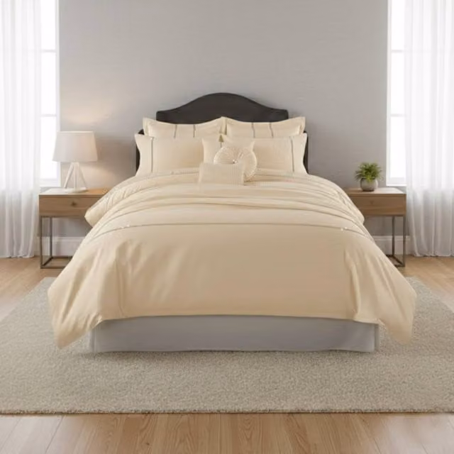 Snug City Luxury Embroidered Duvet Cover Set in Beige, Super King, 200 x 200 cm – 1