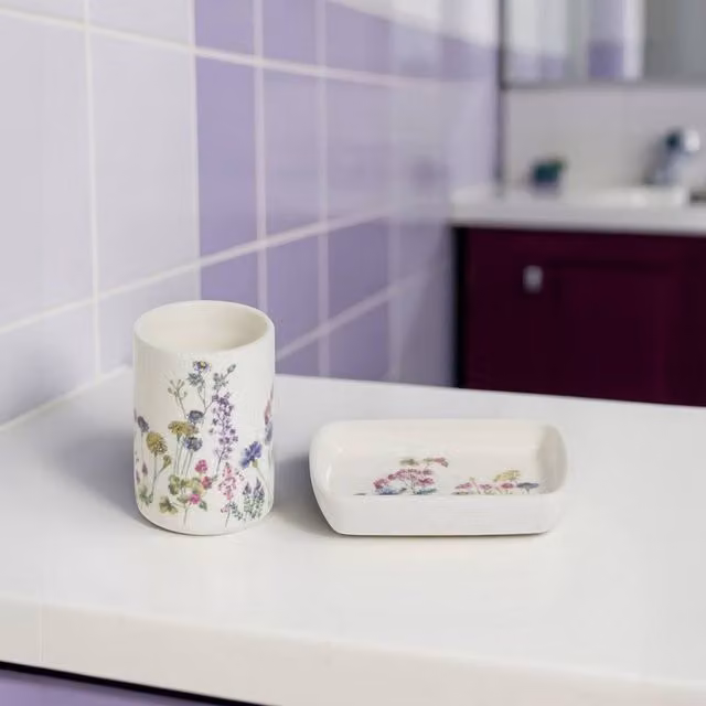 Showerdrape Meadow Wild Flowers Floral Ceramic Bathroom Accessory Set with Soap Dish and Tumbler in White – 1