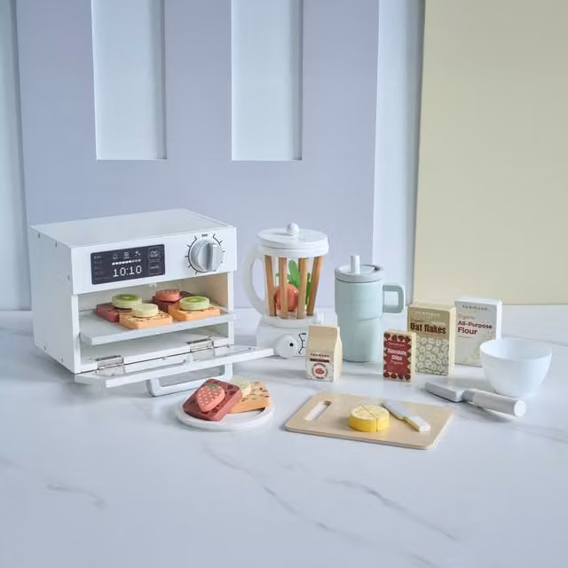 Teamson Kids Wooden Healthy Dessert Play Food Set with Blender and 27 Pieces in Multicolour and White