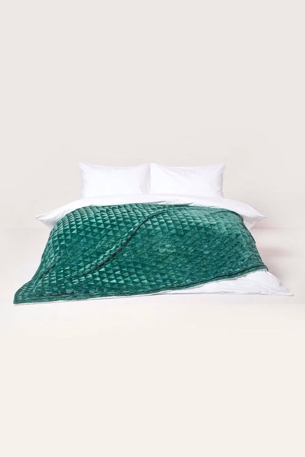 Homescapes Geometric Patterned Sherpa Fleece Throw Blanket in Emerald Green, W/D/H: 160 x 200 cm – 2