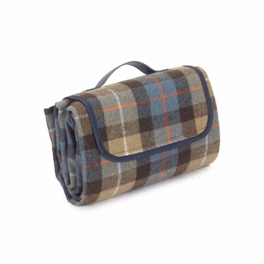 Red Hamper Ravenstor Luxury Picnic Blanket in Blue – 2