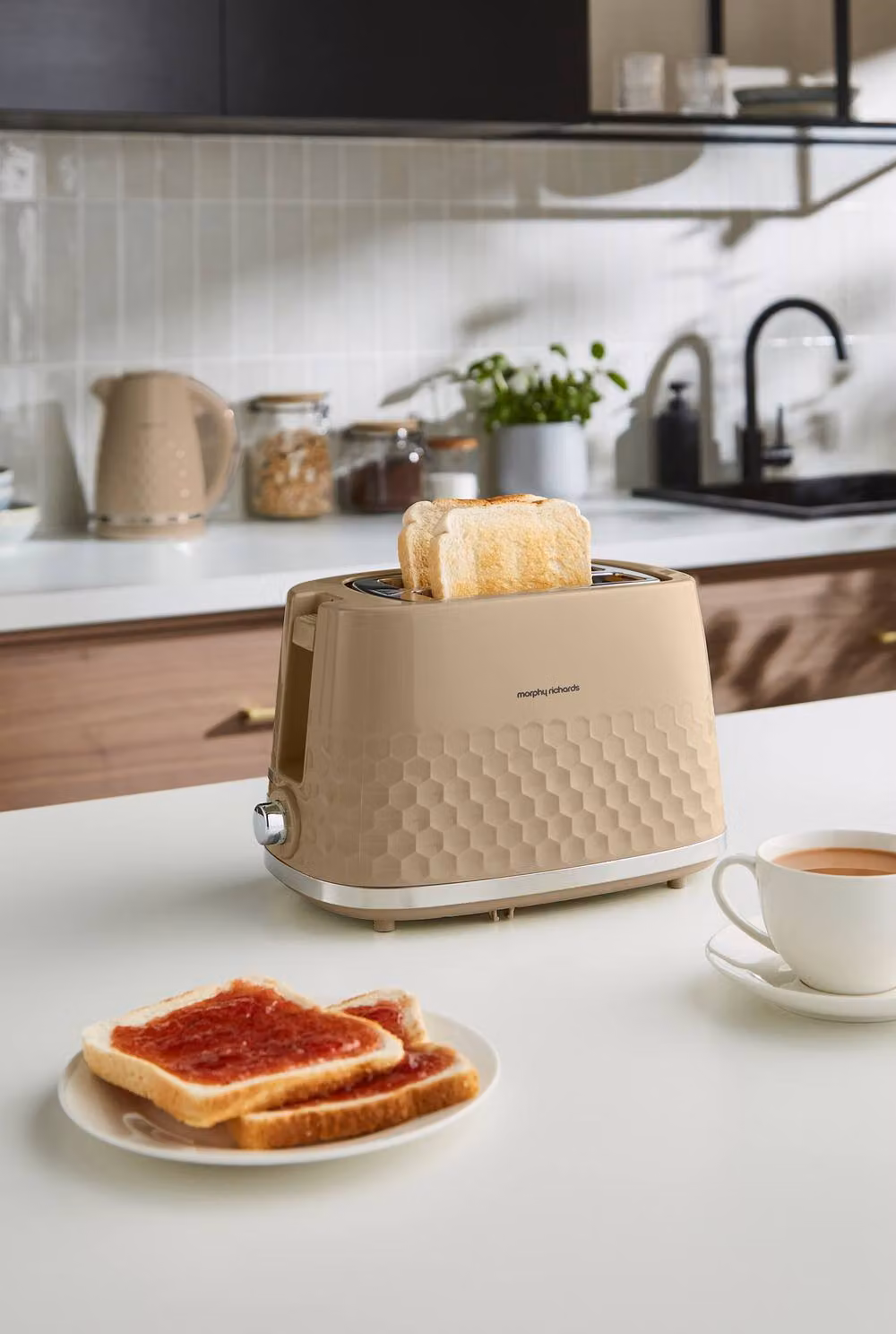 Morphy Richards Hive 2-Slice Toaster in Beige – 3