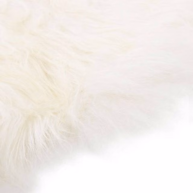 Berkfield Home Icelandic Sheepskin Chair Cover in Cream, W: 70 cm x H: 110 cm